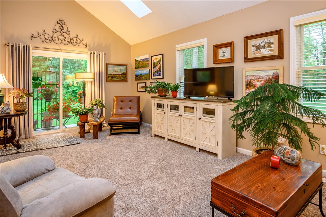 94 Maier Circle Gates, NY 14559 - Photo 3 of 22