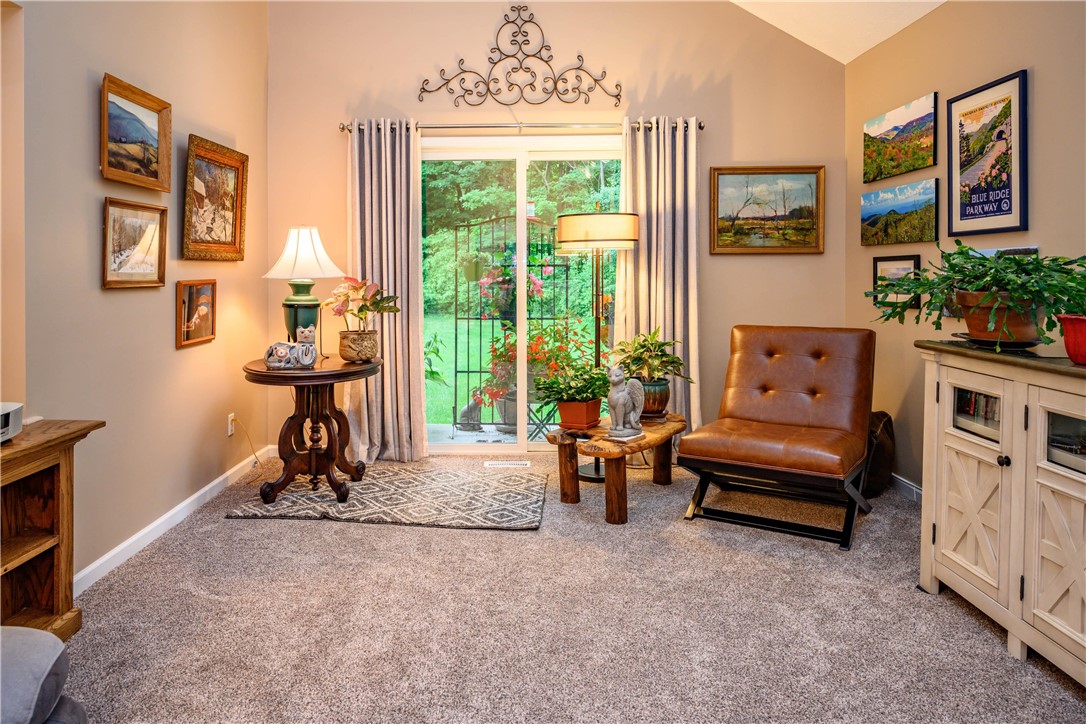 94 Maier Circle Gates, NY 14559 - Photo 4 of 22