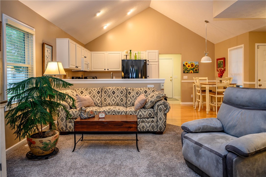 94 Maier Circle Gates, NY 14559 - Photo 5 of 22