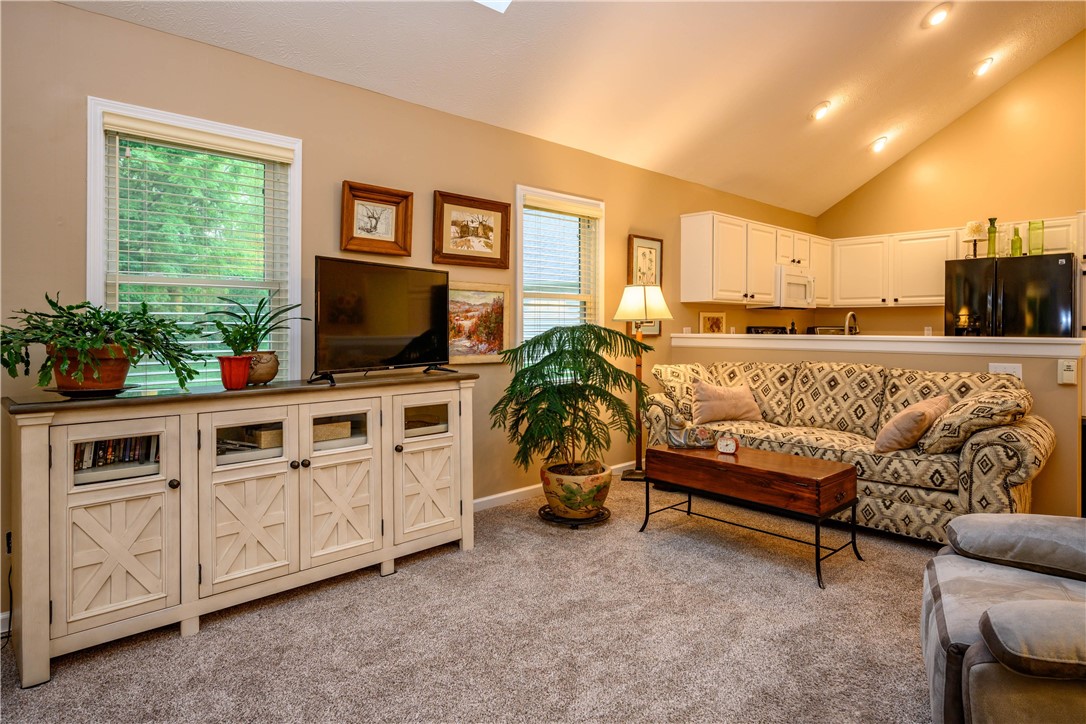 94 Maier Circle Gates, NY 14559 - Photo 6 of 22