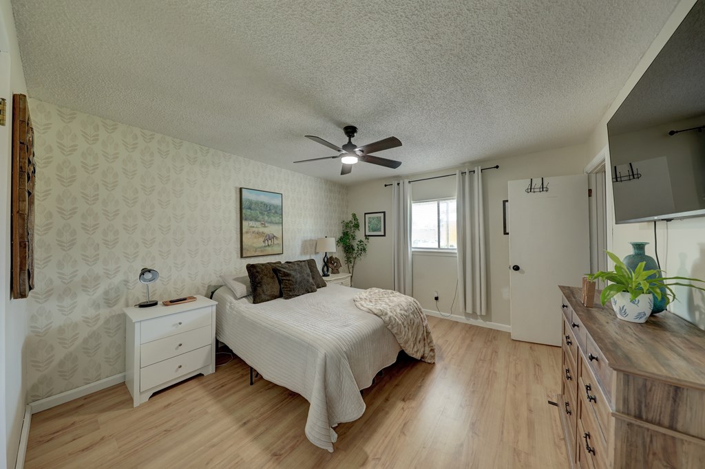69 Quail Run Harper, TX 78631 - Photo 11 of 20 Primary Bedroom