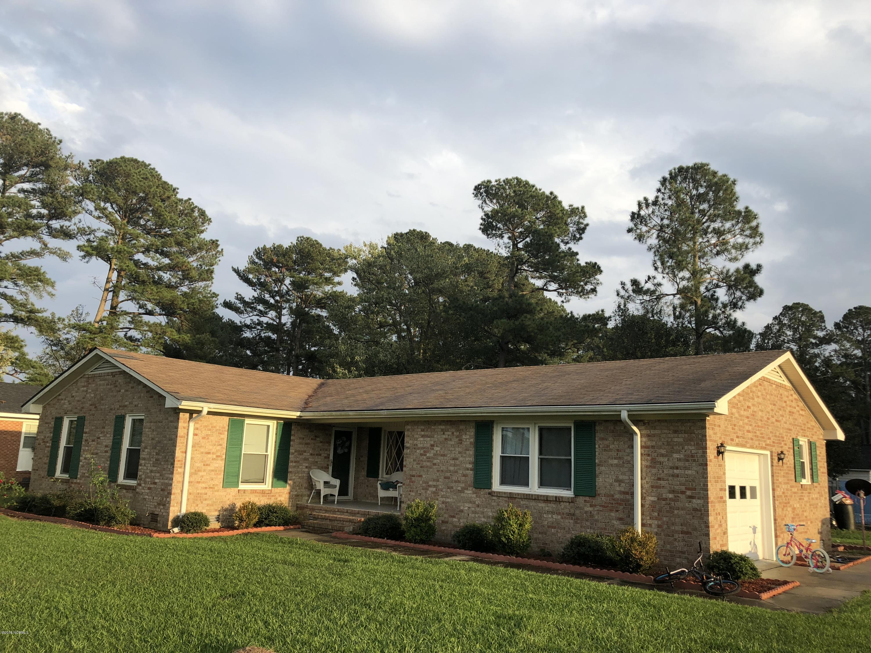 704 West Wards Bridge Road Warsaw, NC 28398 - Photo 2 of 15 IMG_1608