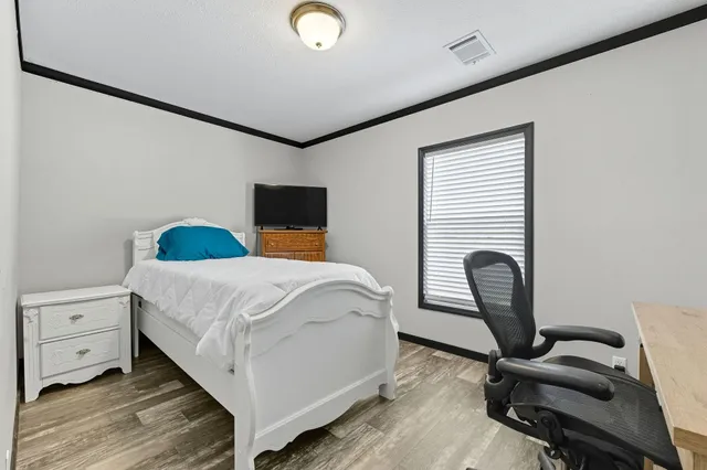 $270,000 | 225 Connection Lane, St. Stephen, SC 29479