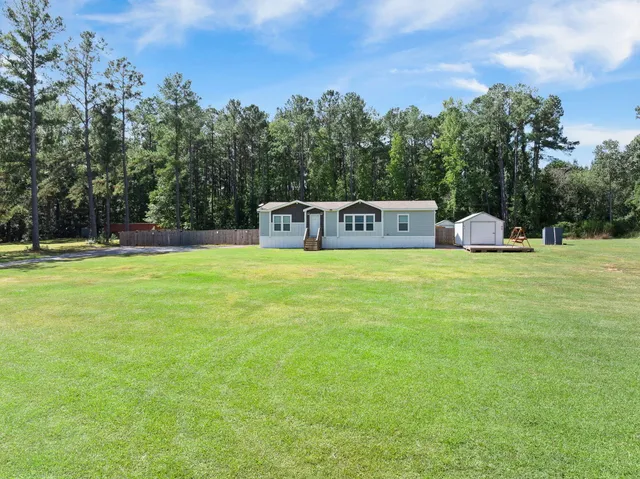 $270,000 | 225 Connection Lane, St. Stephen, SC 29479
