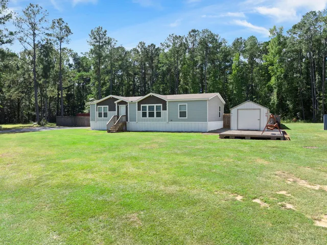 $270,000 | 225 Connection Lane, St. Stephen, SC 29479