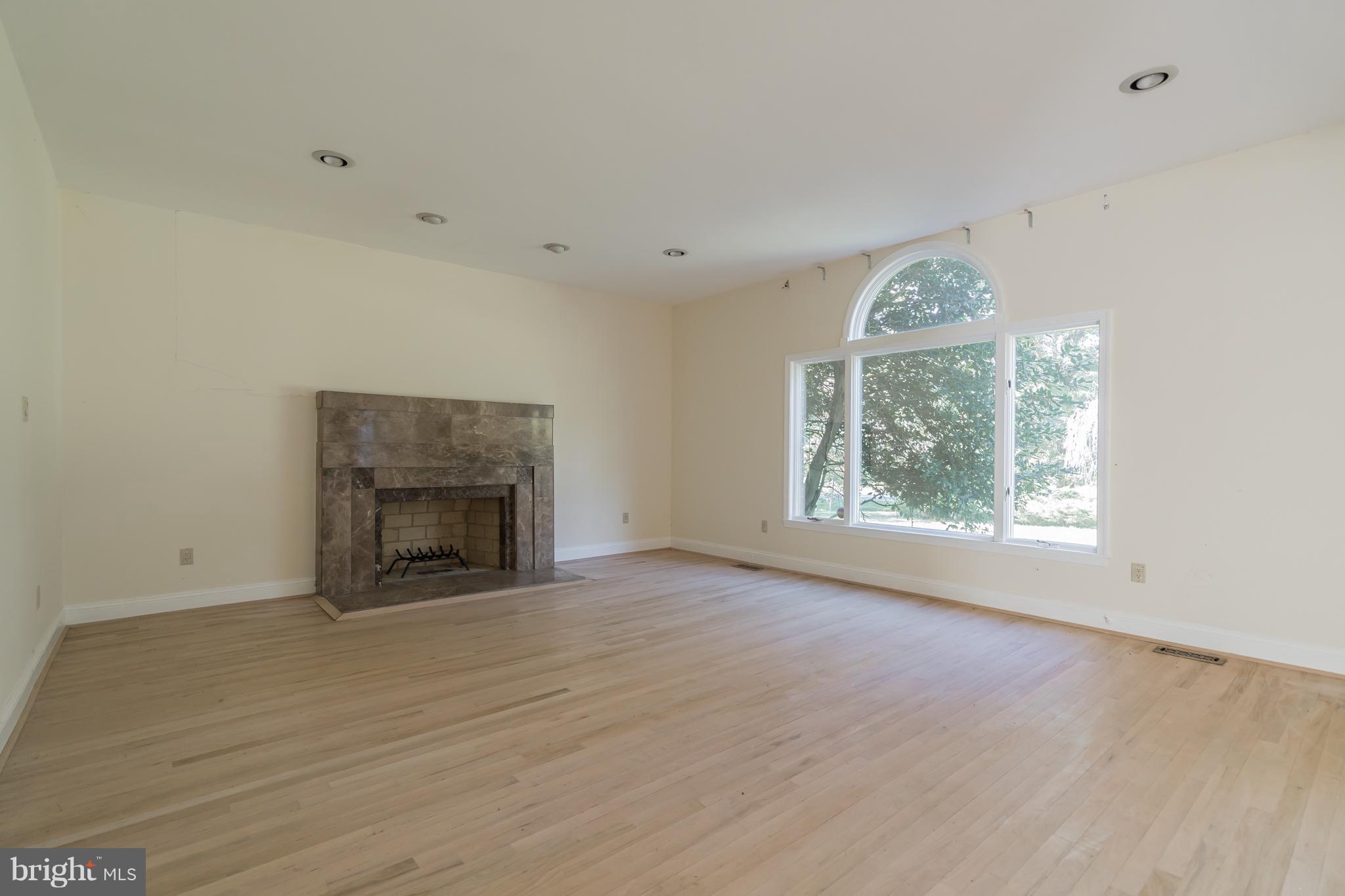 11400 Riverview Road Fort Washington, MD 20744 - Photo 5 of 15 Interior (General)