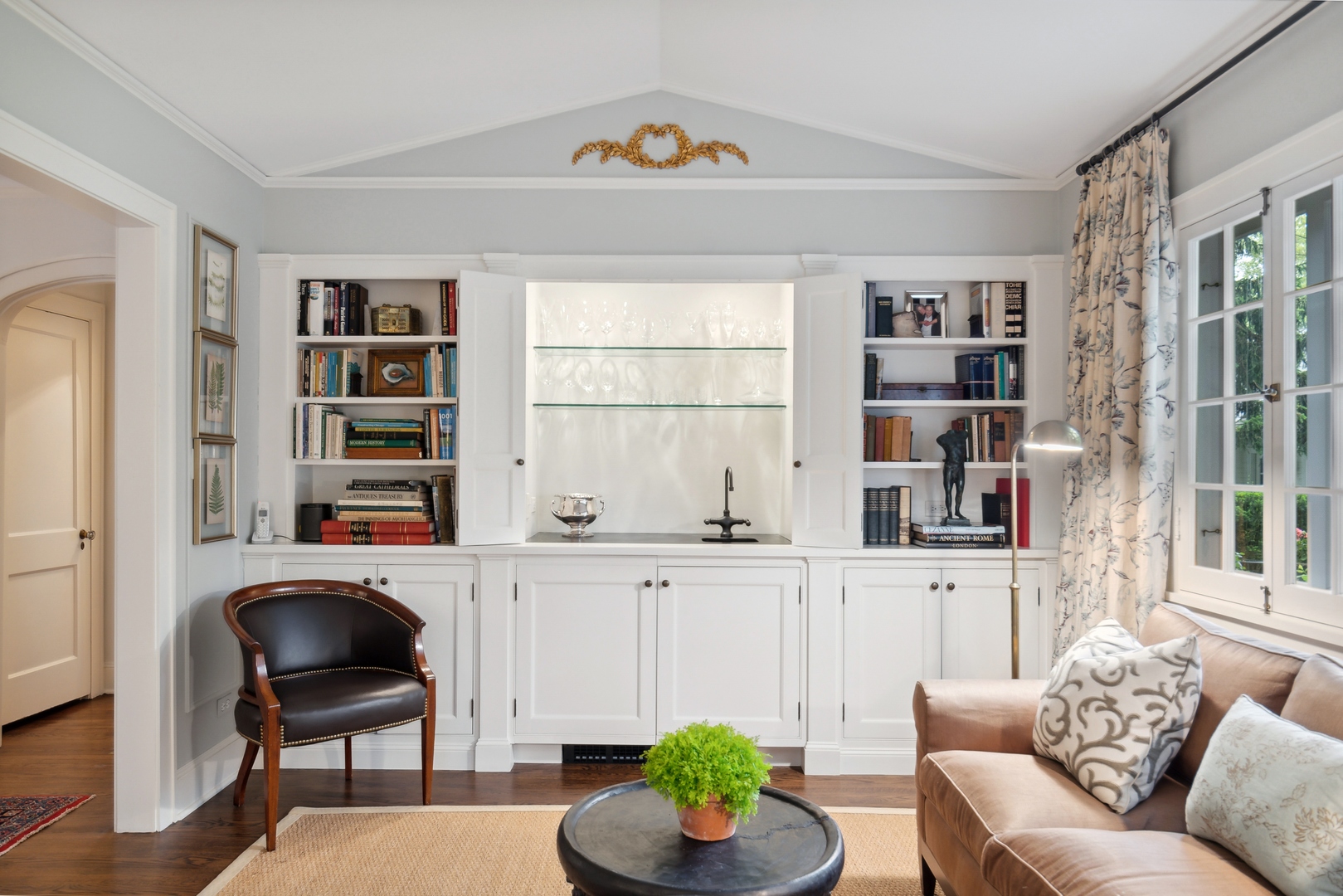 460 Washington Road Lake Forest, IL 60045 - Photo 21 of 50 a living room with furniture and a book shelf