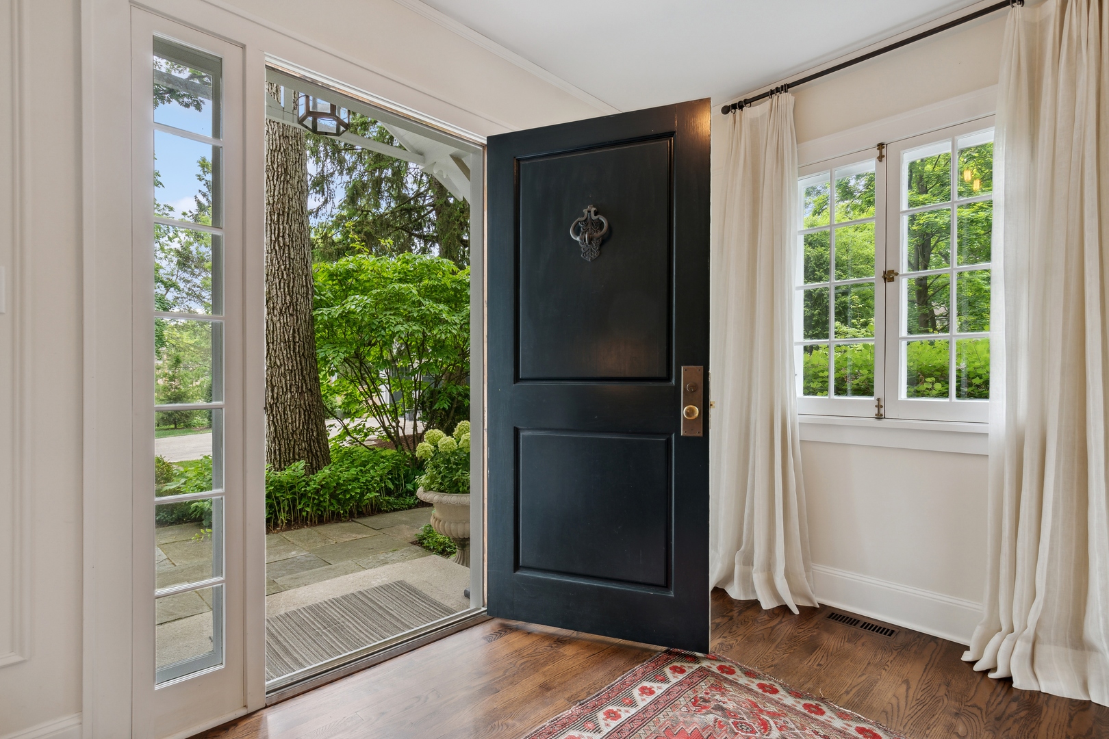 460 Washington Road Lake Forest, IL 60045 - Photo 5 of 50 a view of bedroom with window and front door
