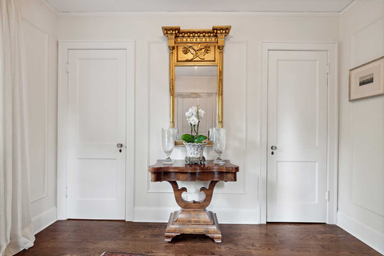 460 Washington Road Lake Forest, IL 60045 - Photo 6 of 50 a view of a room with painting on the table