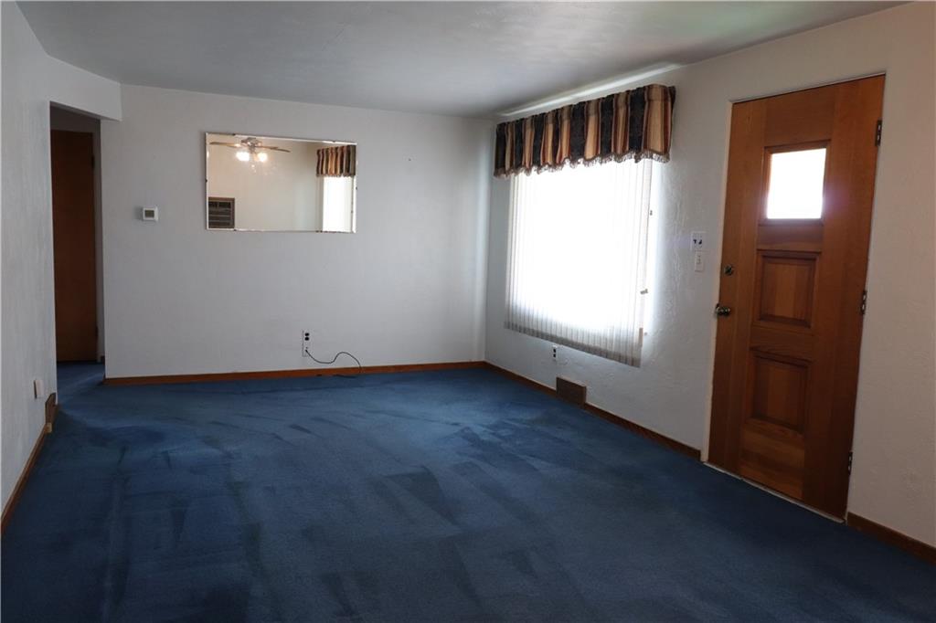 2012 Spring Hill Road Pittsburgh, PA 15243 - Photo 5 of 34 Good sized living/dining area.
