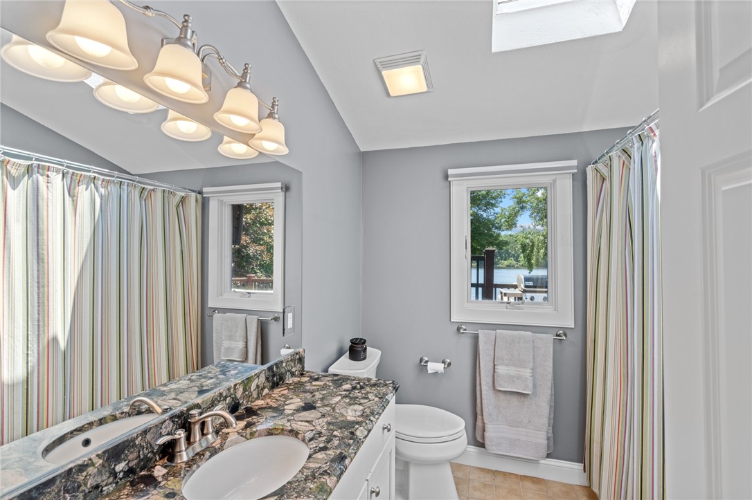 31 Sharon Drive Coventry, RI 02816 - Photo 25 of 49 Upper level full bath with granite counters.