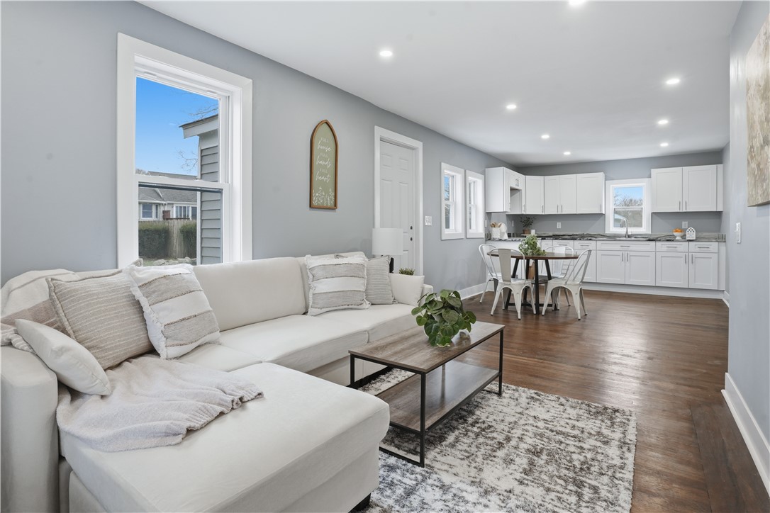 188 Greene Lane Middletown, RI 02842 - Photo 2 of 38