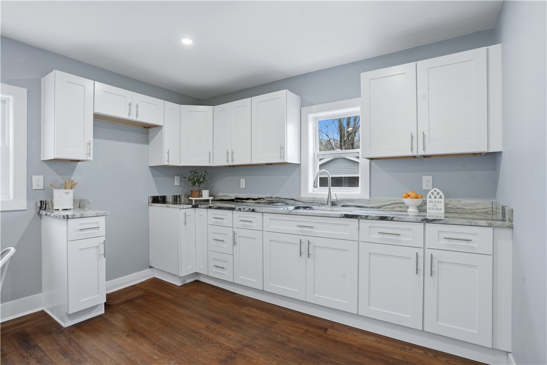 188 Greene Lane Middletown, RI 02842 - Photo 4 of 38