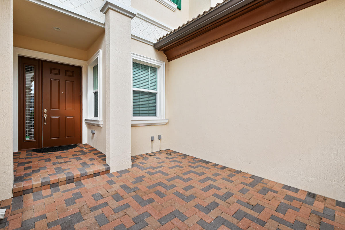 159 Tresana Boulevard, Unit 113 Jupiter, FL 33478 - Photo 6 of 64 Courtyard