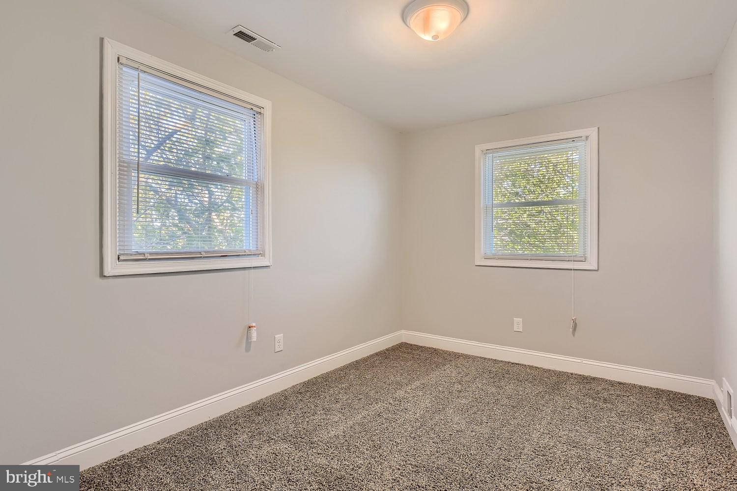 3633 Greenvale Road Baltimore, MD 21229 - Photo 12 of 27 Gallery Image 12