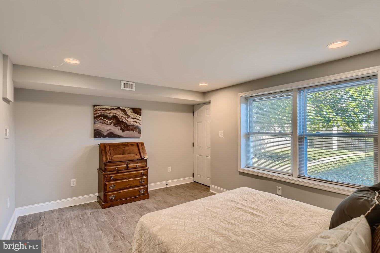 3633 Greenvale Road Baltimore, MD 21229 - Photo 17 of 27 Gallery Image 17