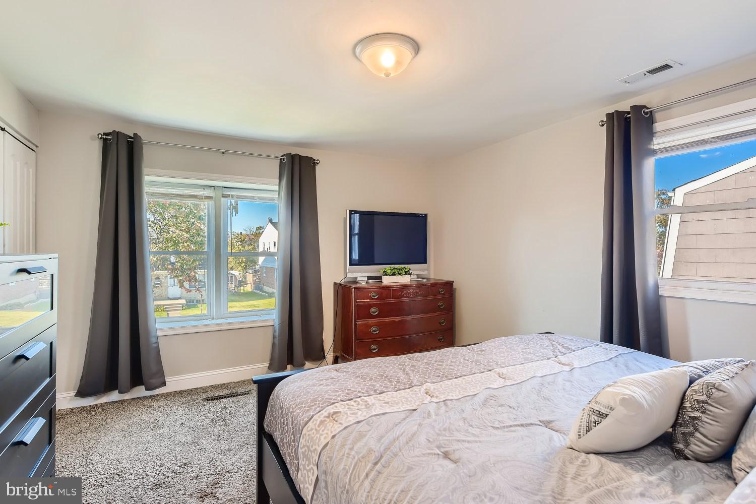 3633 Greenvale Road Baltimore, MD 21229 - Photo 4 of 27 Gallery Image 4