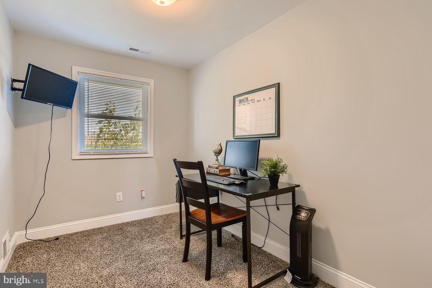 3633 Greenvale Road Baltimore, MD 21229 - Photo 8 of 27 Gallery Image 8