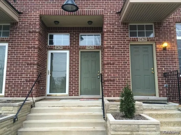 $2,200 | 1426 Crimson Way, Walled Lake, MI 48390