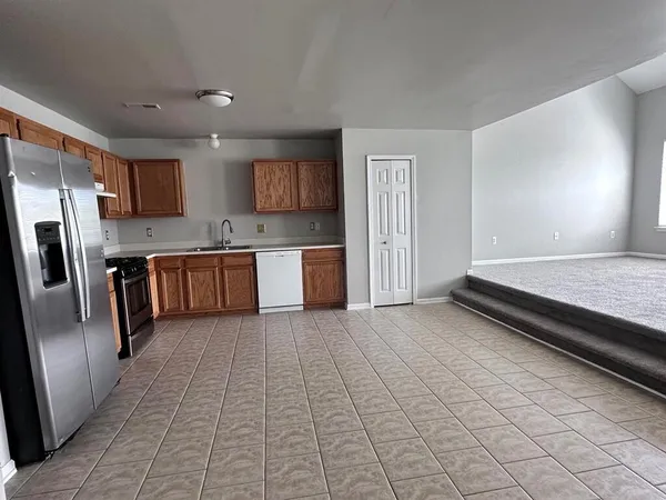 $2,200 | 1426 Crimson Way, Walled Lake, MI 48390