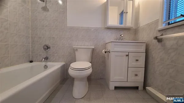 $3,690 | 118 Brinkerhoff Avenue, Unit 1, Palisades Park, NJ 07650