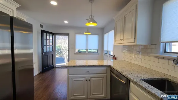 $3,690 | 118 Brinkerhoff Avenue, Unit 1, Palisades Park, NJ 07650