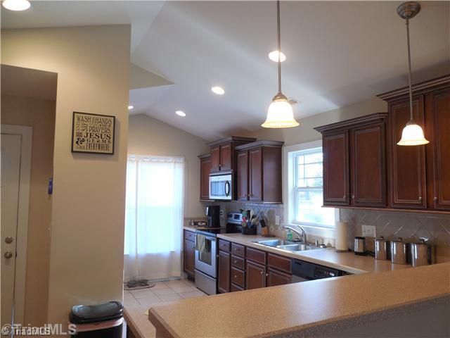 454 Cedar Branch Road Denton, NC 27239 - Photo 6 of 14 Kitchen.