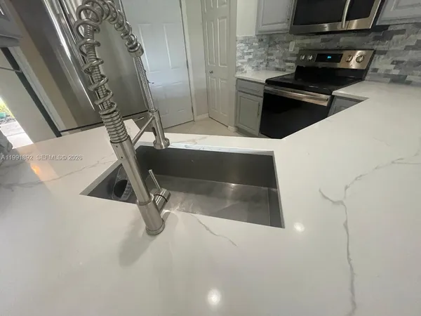 $2,700 | 8530 West Southgate Shores Circle, Unit 1, Tamarac, FL 33321