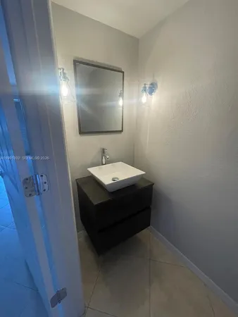 $2,700 | 8530 West Southgate Shores Circle, Unit 1, Tamarac, FL 33321