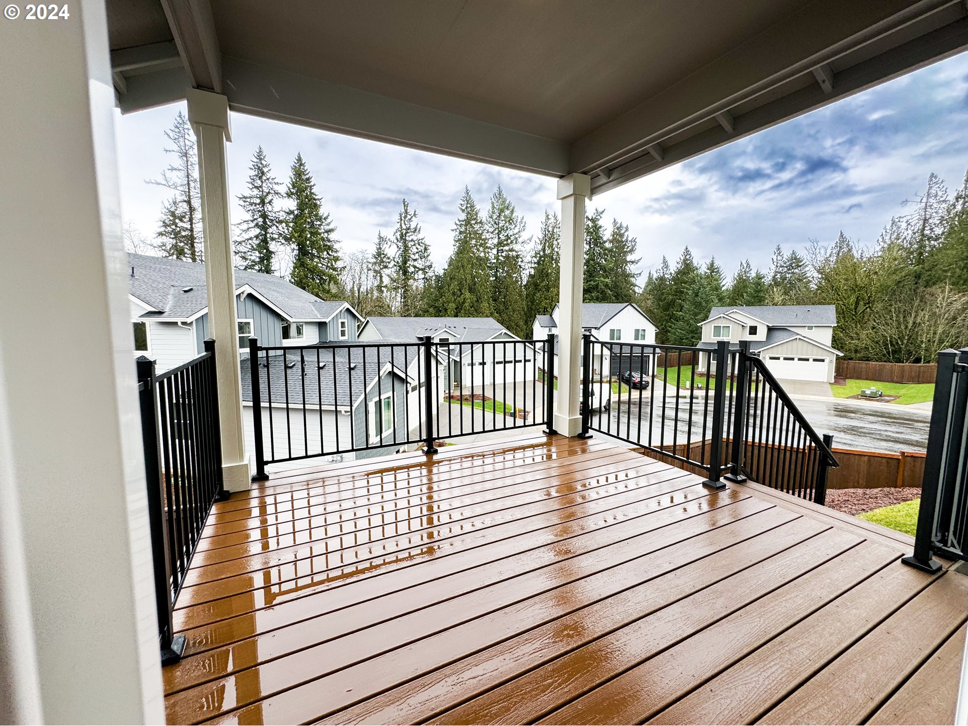 2902 South 7th Circle Ridgefield, WA 98642 - Photo 26 of 28 a view of a balcony with wooden floor