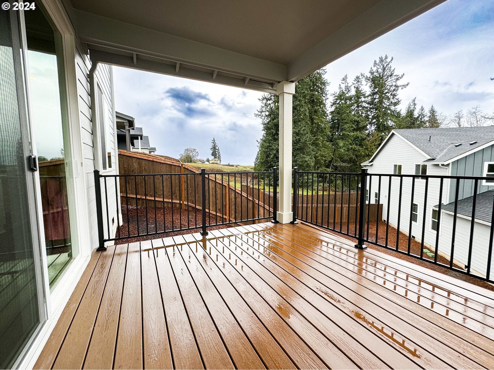 2902 South 7th Circle Ridgefield, WA 98642 - Photo 28 of 28 a view of balcony with wooden floor