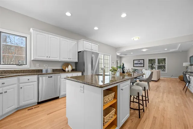 $1,199,000 | 1165 Linden Avenue, Deerfield, IL 60015