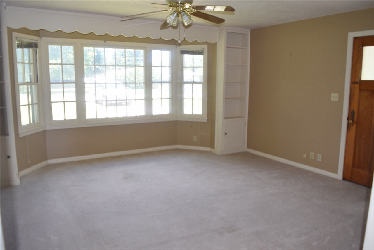 806 Locust Street Perry, OK 73077 - Photo 2 of 20 Gallery Image 2