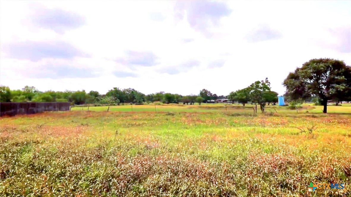 94 Sendera Loop Victoria, TX 77904 - Photo 12 of 18