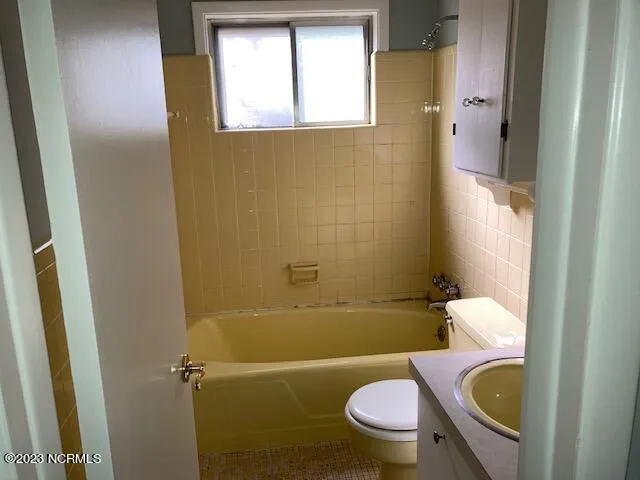 $1,200 | 1302 East 14th Street, Unit 1G, Greenville, NC 27858