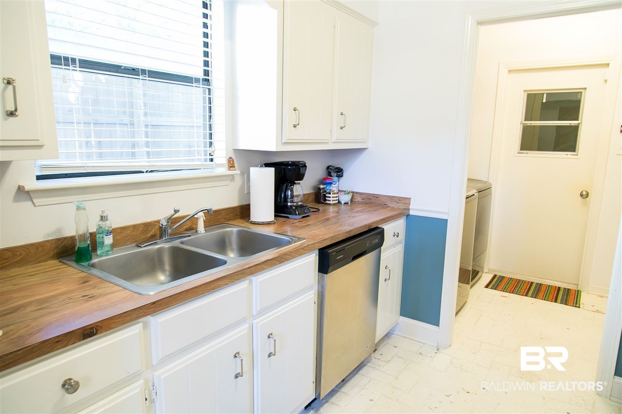 6437 Cedar Bend Court, Unit B Mobile, AL 36608 - Photo 9 of 35