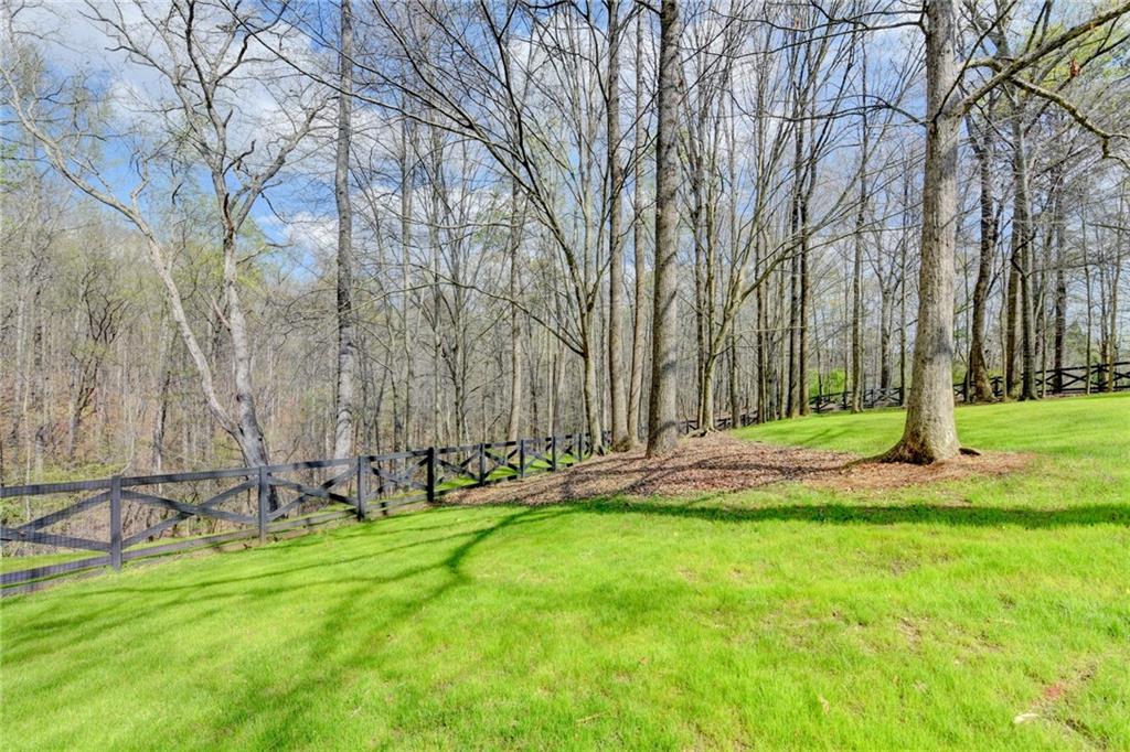 2435 Southers Circle Suwanee, GA 30024 - Photo 8 of 40