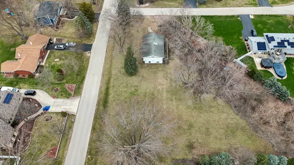 $289,500 | 10135 Sunridge Drive, Naperville, IL 60564