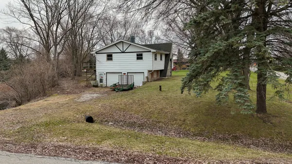 $289,500 | 10135 Sunridge Drive, Naperville, IL 60564
