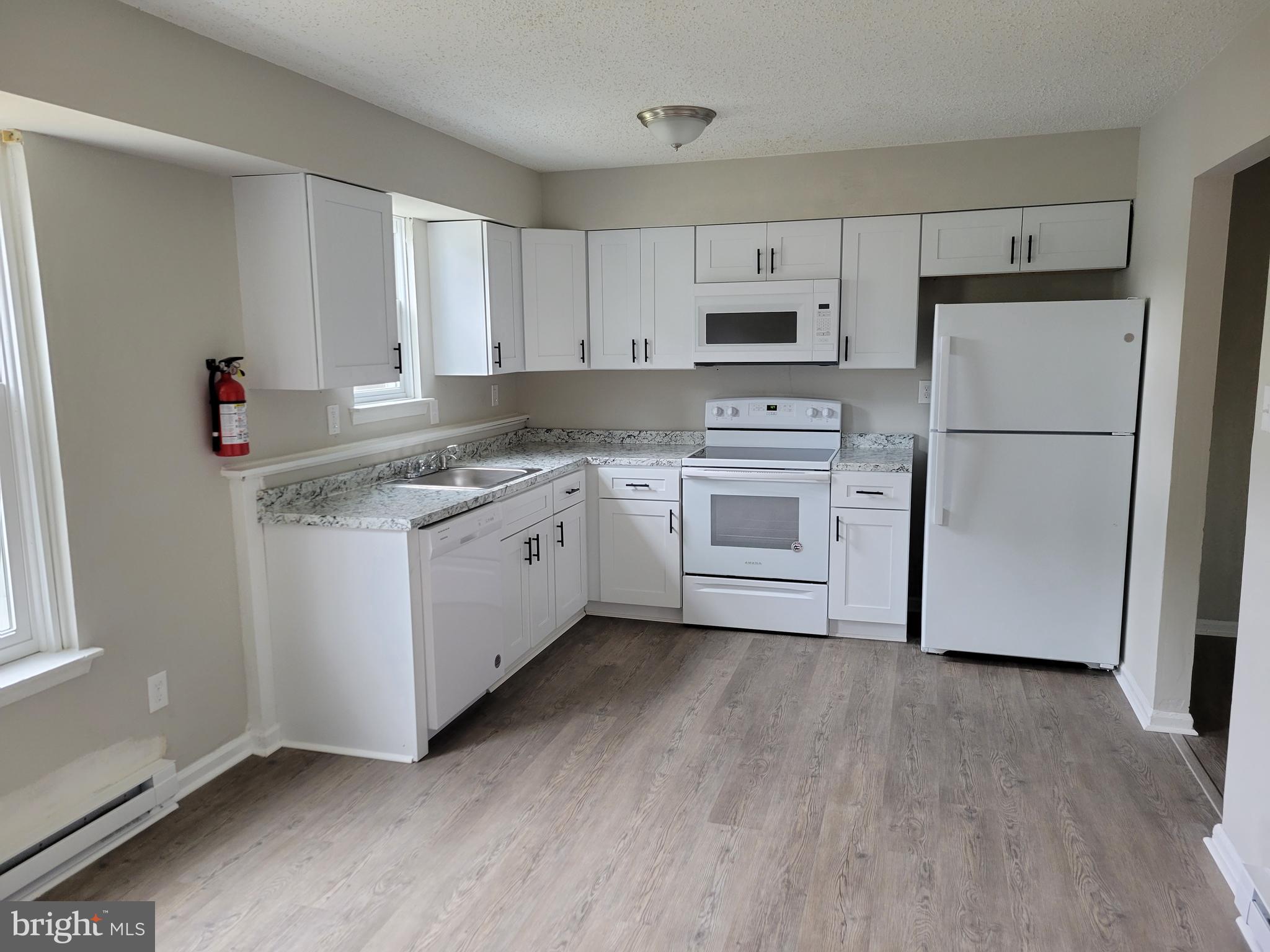 73 Edinshire Road Sicklerville, NJ 08081 - Photo 3 of 17 Kitchen