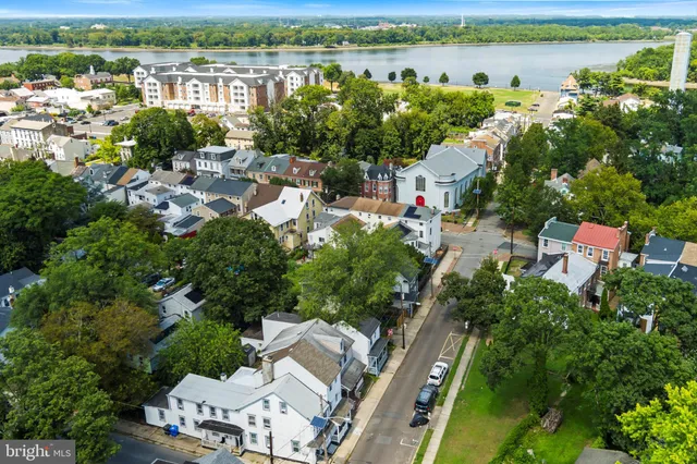 $269,000 | 310 York Street, Burlington, NJ 08016