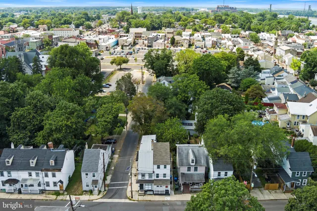 $269,000 | 310 York Street, Burlington, NJ 08016