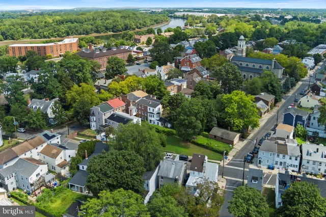 $269,000 | 310 York Street, Burlington, NJ 08016