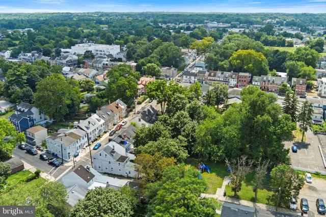 $269,000 | 310 York Street, Burlington, NJ 08016