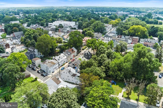 $269,000 | 310 York Street, Burlington, NJ 08016