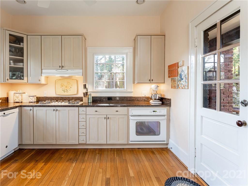 26 Normandy Road Asheville, NC 28803 - Photo 13 of 46 Gallery Image 13