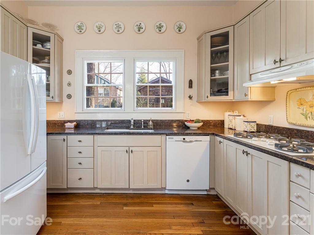 26 Normandy Road Asheville, NC 28803 - Photo 14 of 46 Gallery Image 14
