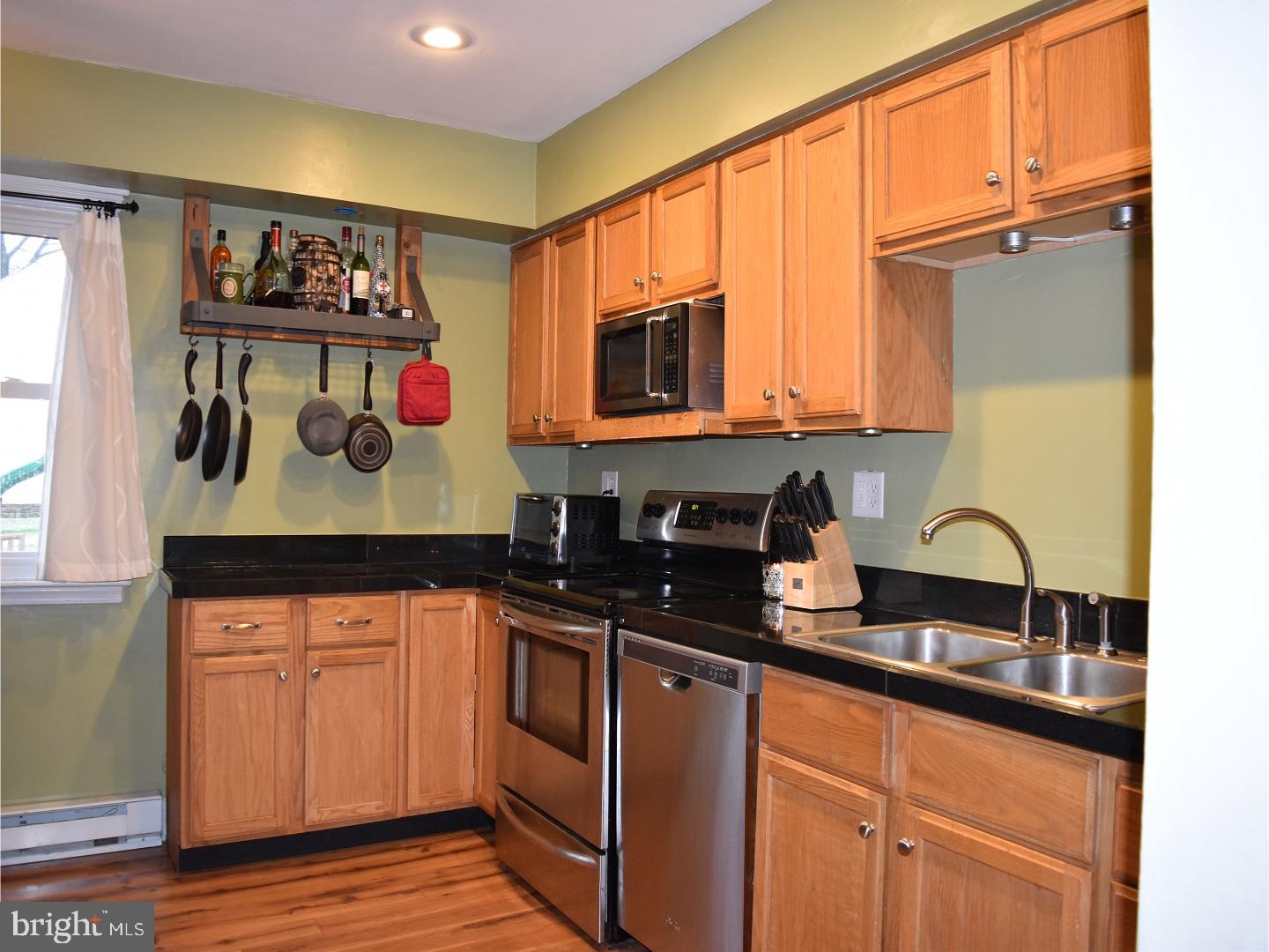 22 Hanover Street Pemberton, NJ 08068 - Photo 6 of 20 Kitchen