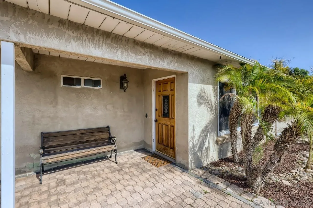 9227 Westhill Road Lakeside, CA 92040 - Photo 6 of 28 Gallery Image 6
