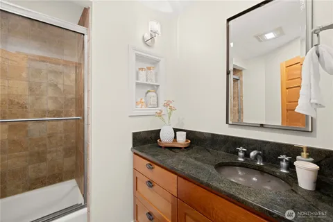 $799,000 | 3100 Fairview Avenue East, Unit 302, Seattle, WA 98102